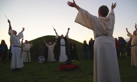 Solstice celebrations at Bryn Celli Ddu in 2015.