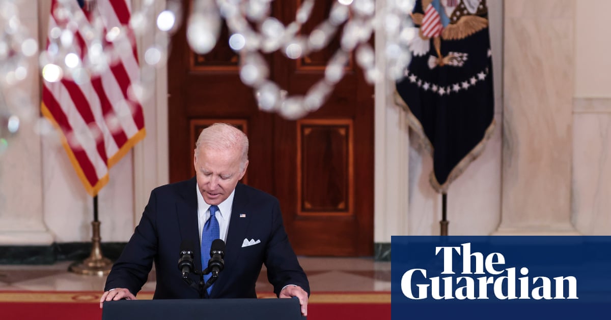 Biden condemns US supreme court’s ‘tragic error’ of overturning Roe v Wade