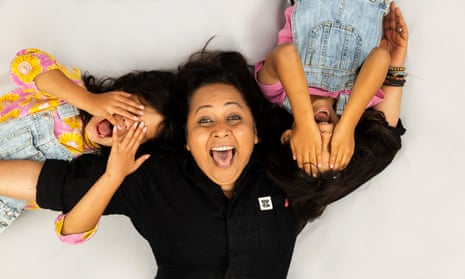 Pragya Agarwal and her two daughters lying face up and screaming