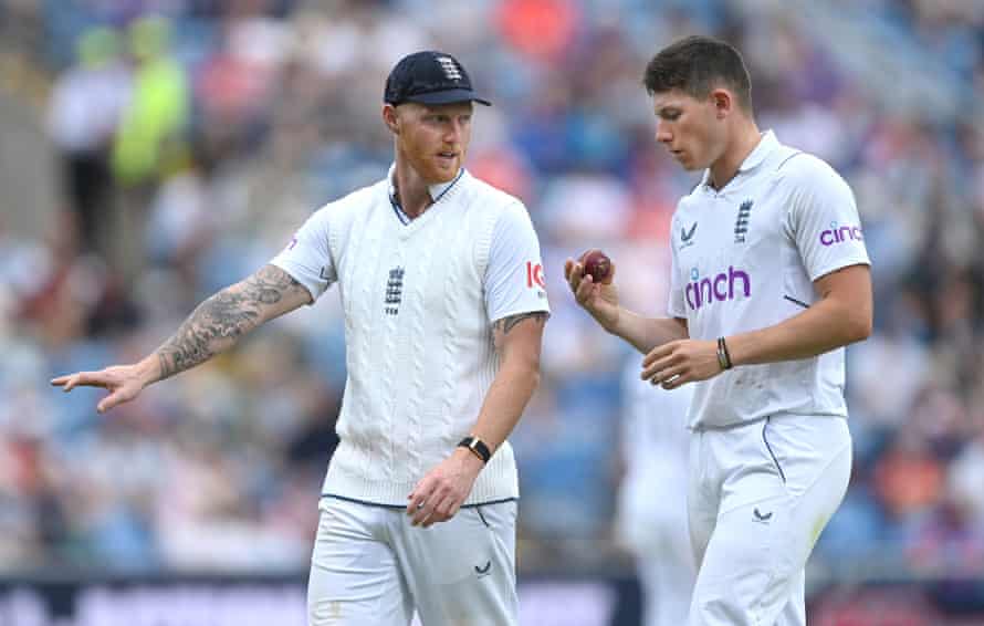 England bowler Matthew Potts chats with his captain Ben Stokes.