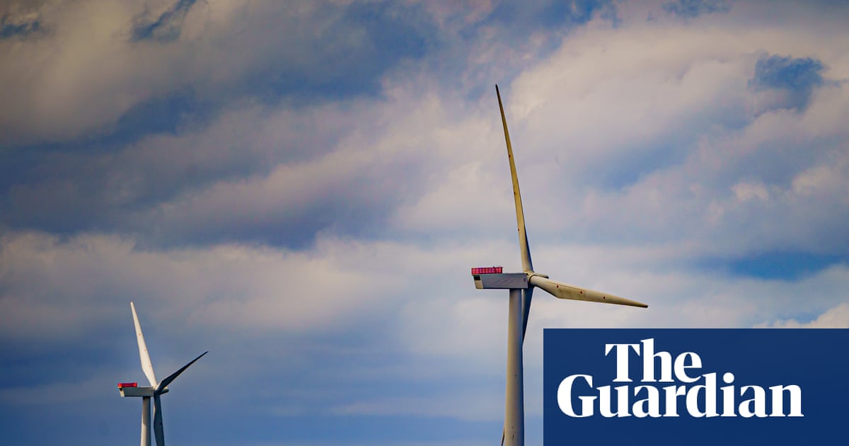 UK shifts older wind and solar farms to fixed-price deals to reduce price shocks