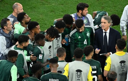 Roberto Mancini prepares his players for an Asian Cup shootout against South Korea.