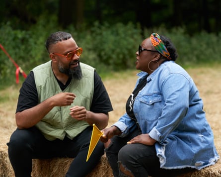 Khan with Judi Love in Outsiders, series three.
