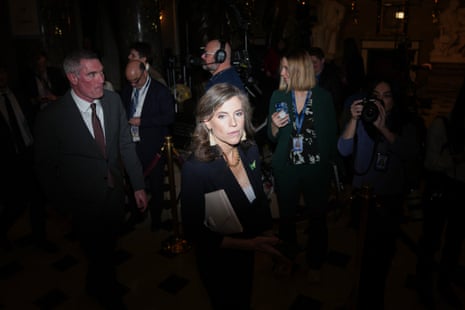 Зображення представника Ненсі Мейс