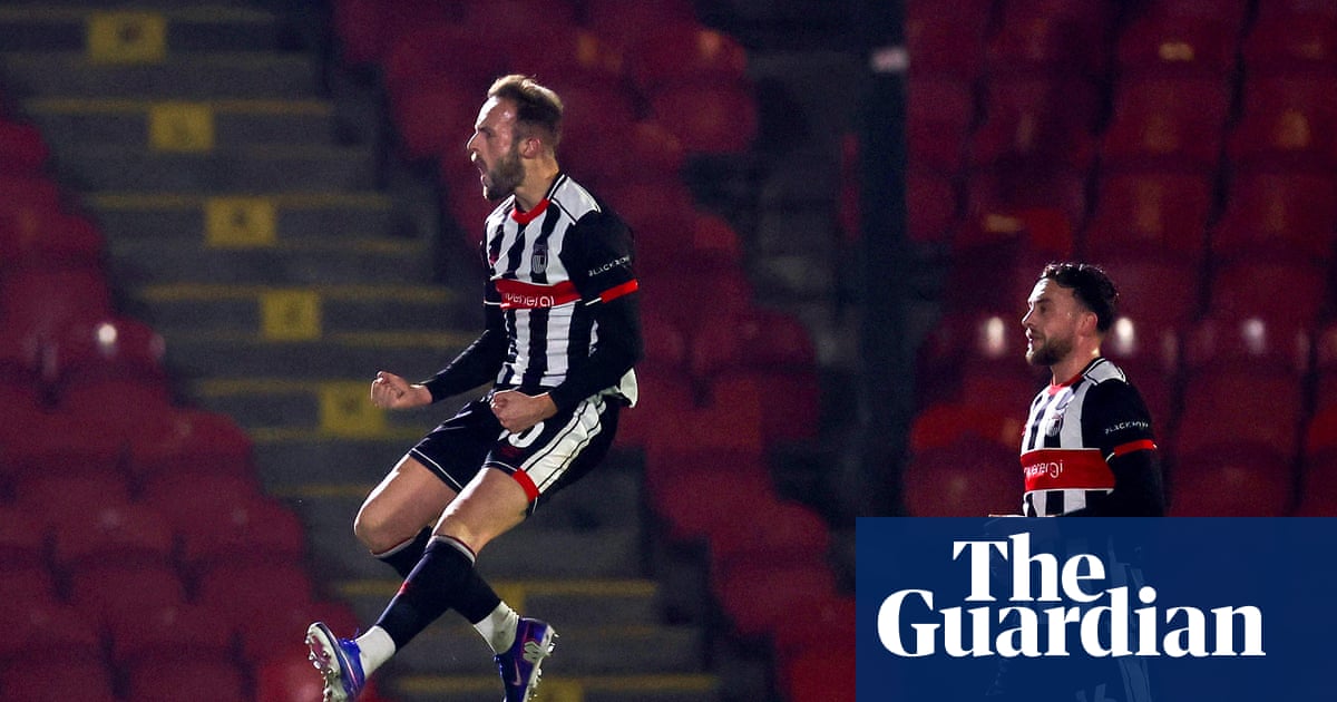 Weston-super-Mare’s builders and lecturers fall just short of FA Cup glory at Grimsby