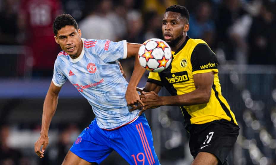 Manchester United’s latest failure looks less a blip than part of a pattern | Manchester United 2 Bringing on Raphaël Varane (left) deprived Manchester United of outlets in midfield and set them up for a defensive rearguard.
