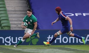 Kelleher goes over for Ireland to peg back the French.