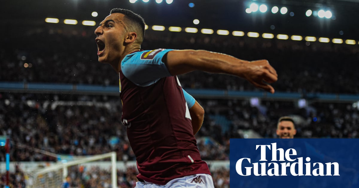 Wesley and El Ghazi sink Everton to get Aston Villa up and running