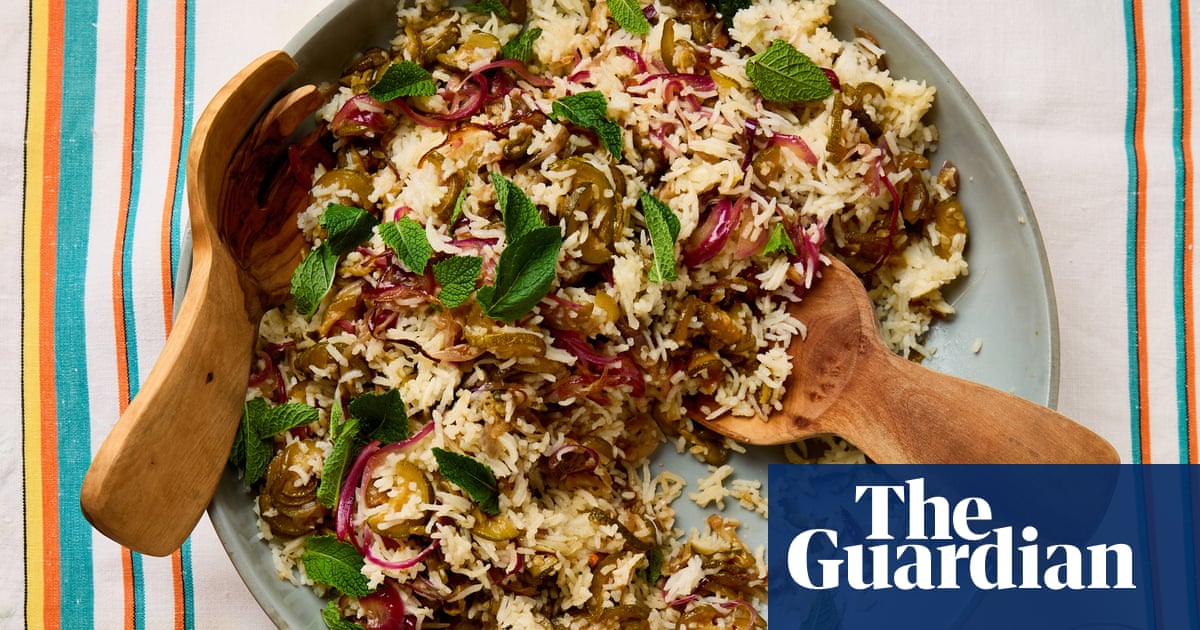 Meera Sodha’s recipe for courgette and mint pilau with salted pistachio yoghurt