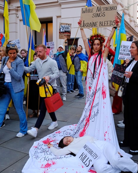 Protesters target Royal Opera House over performance by 'Putin's diva' | Royal Opera House | The Guardian Protesters target Royal Opera House over performance by 'Putin's diva' | Royal Opera House | The Guardian