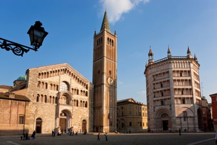 A cathedral and an octagonal baptistery.