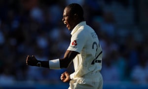 Jofra Archer taking his fifth wicket, bowling out Nathan Lyon.