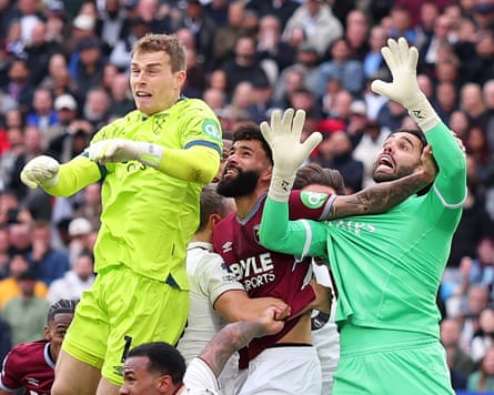 Pablo (centre) fouls David Raya