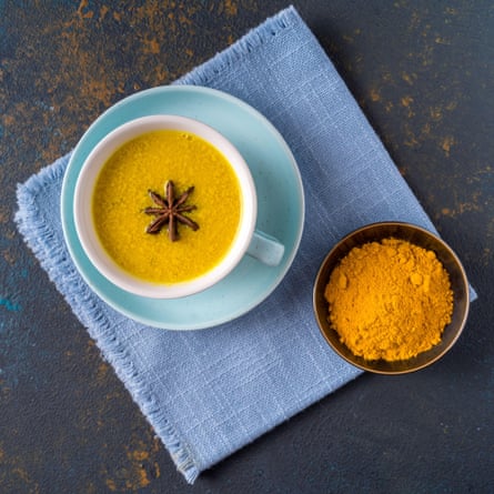 Turmeric lattes are promoted as a healthy alternative to coffee but the evidence is questionable.