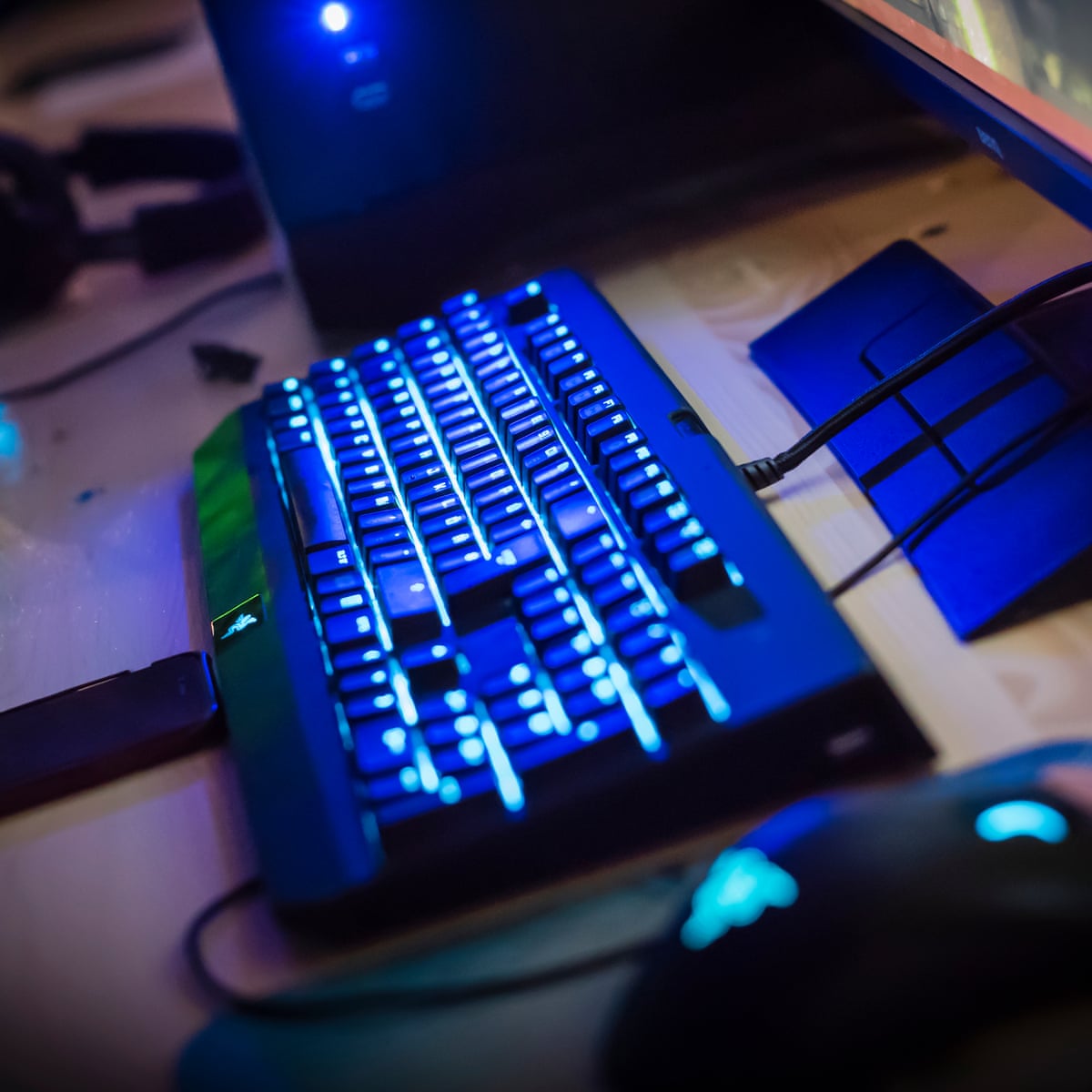 Taming The Beast How To Build A Gaming Pc For 18 Games The Guardian Taming The Beast How To Build A Gaming Pc For 18 Games The Guardian