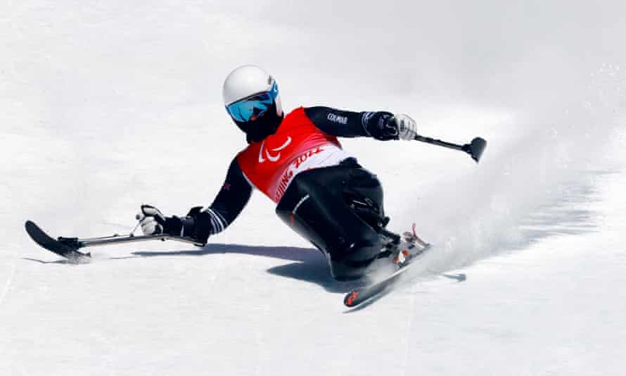 Corey Peters z Nového Zélandu hrá v Pekingu.