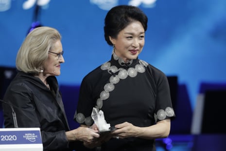 Dancer and coreographer Jin Xing, from China, receives a Crystal Award.