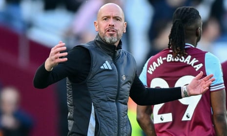 M.U sa thải Erik Ten Hag, chỉ định HLV tạm quyền 3 Ten Hag fuming after 'unfair and unjust' VAR decision costs Manchester United | Manchester United | The Guardian