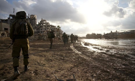 Soldados israelenses operam na Faixa de Gaza.