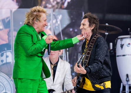 Ronnie Wood performs with Rod Stewart on the Pyramid stage, Glastonbury Festival, 29 Jun 2025
