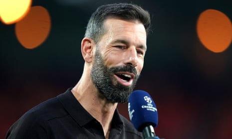 Ruud van Nistelrooy has resigned as manager of PSV Eindhoven.