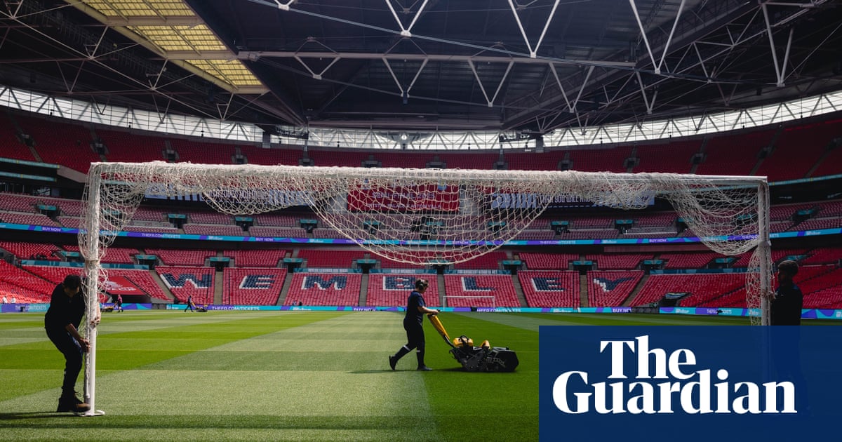 Lawnmowers, desserts and mix zones: FA Cup semi-final weekend