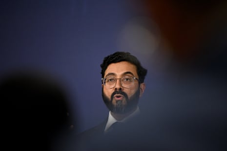 Australia politics live: Malcolm Turnbull says Angus Taylor should ‘stand up and say’ if he wants to be Liberal leader; man charged after Sydney protest over police tactics