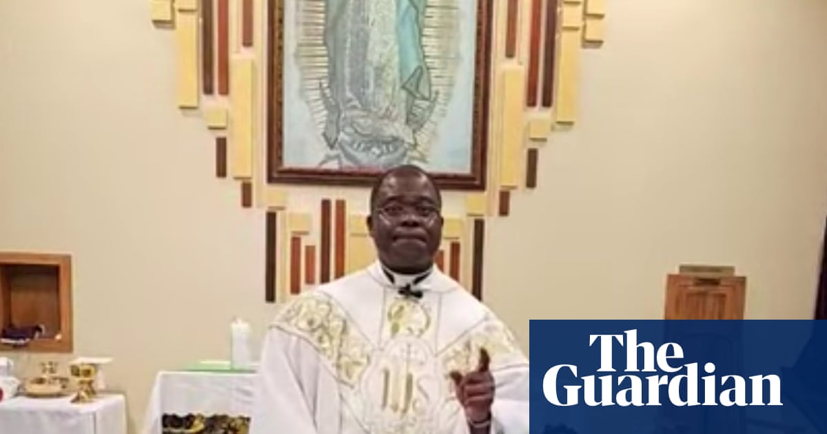 Texas Priest Lookin' at Trial, Accused of Creepin' on Church Ladies