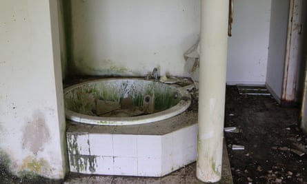 A mouldy bath at the abandoned Sheraton hotel Cook Islands