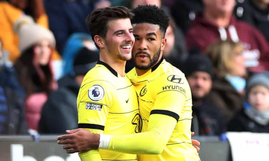 Mason Mount (left) and Reece James are among the best players to emerge from Chelsea’s academy.