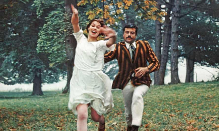 Oliver Reed chases after Glenda Jackson in Women in Love