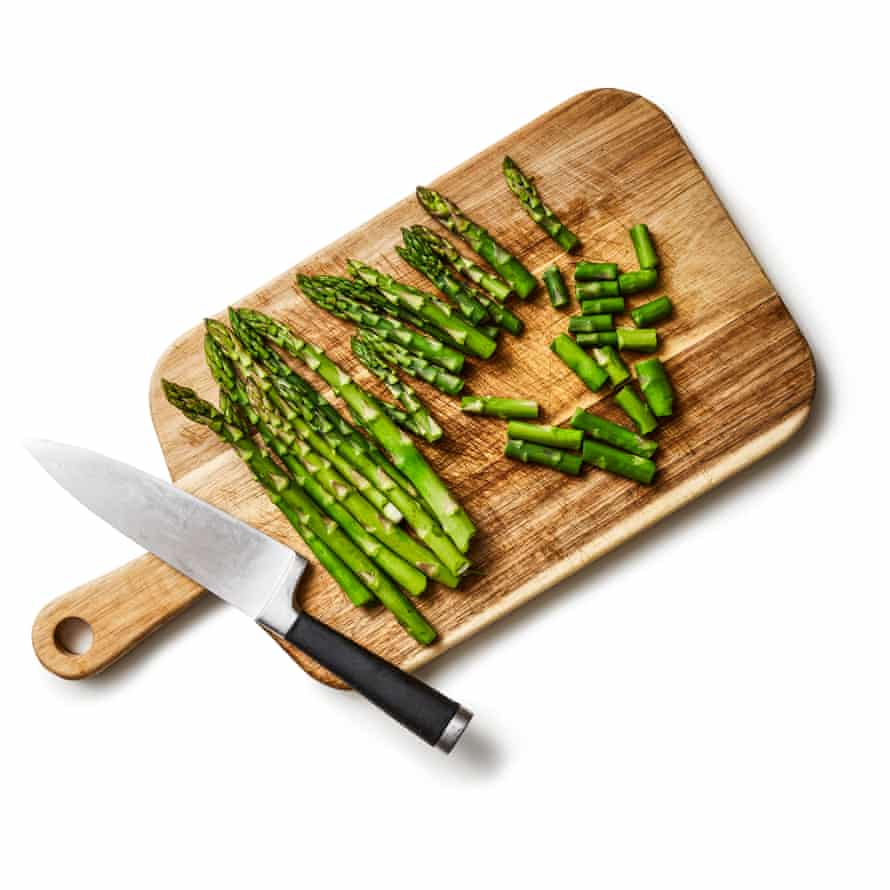 Felicity Cloake’s asparagus tart 6a: Snap off the woody ends of the asparagus, chop the remainder, steam.