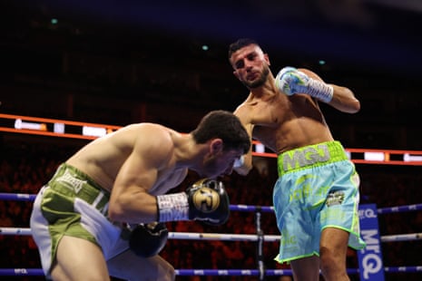 Michael Gomez Jr fires punches at Louie O'Doherty
