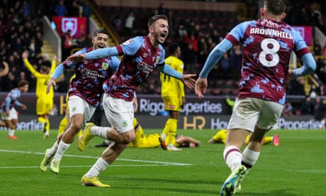 Championship roundup: Burnley leave it late while QPR draw with Norwich