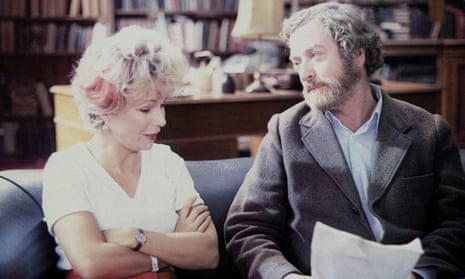 Julie Walters and Michael Caine in a scene from Educating Rita, 1983, directed by Lewis Gilbert.