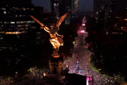 A drone position shows Mexico fans gathering astatine nan Angel de la Independencia.