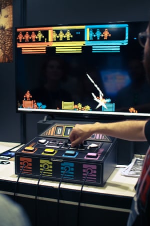 Dobotone -games console.