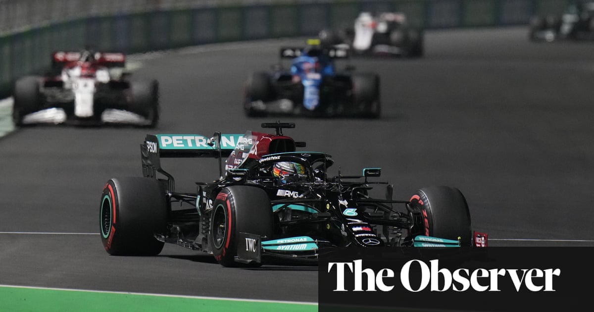 Lewis Hamilton takes Saudi Arabian F1 GP pole as Max Verstappen crashes