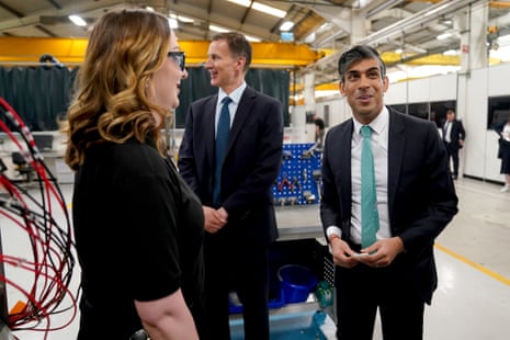 Prime minister Rishi Sunak and chancellor Jeremy Hunt during a visit to Oxfordshire today
