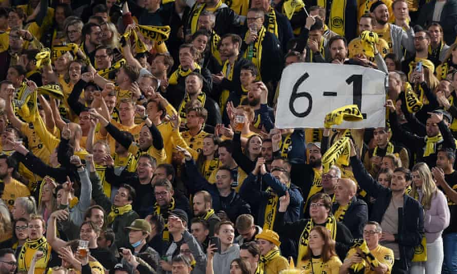 Bodø/Glimt fans mark their 6-1 win against Roma with a banner in the return match