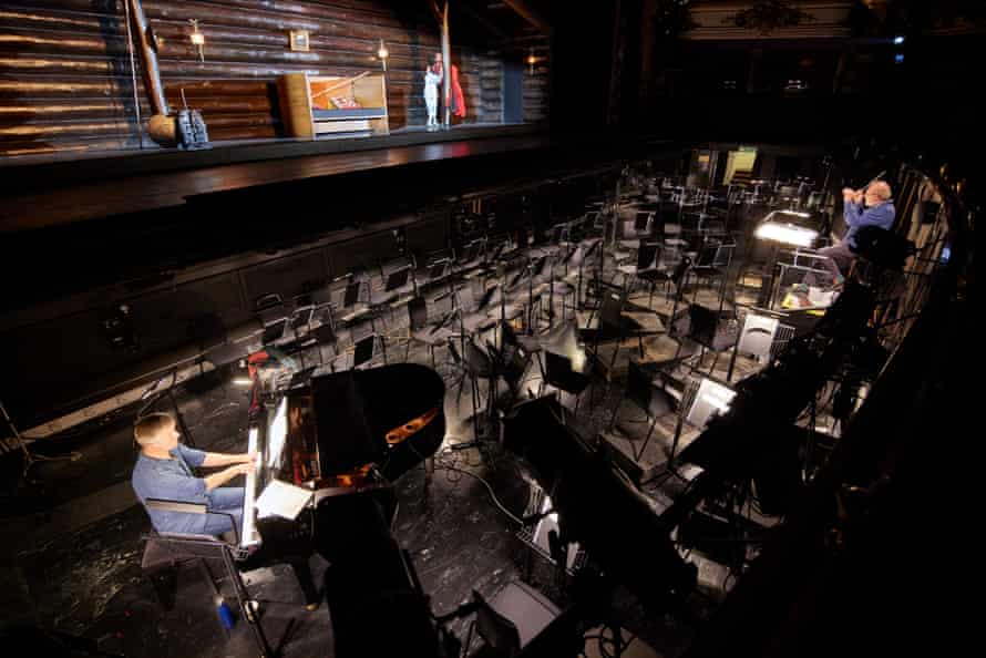 ‘About as big as it gets’: behind the scenes of Wagner’s The Valkyrie at English National Opera | Opera 22 Martyn Brabbins, conductor plus pianist.