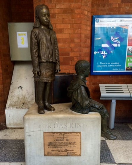 Für das Kind, the statue at Liverpool Street station, London, that commemorates the Kindertransport.