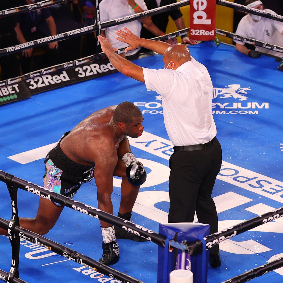Boxing History Tells A Nuanced Tale When It Comes To Quitting Fights Boxing The Guardian Boxing History Tells A Nuanced Tale When It Comes To Quitting Fights Boxing The Guardian