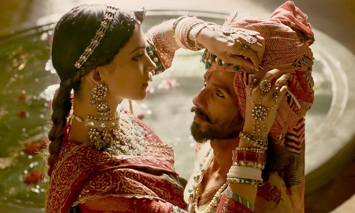 Padmaavat review – Indian drama that sparked riots is a fabulous tale of love and plunder | Bollywood | The Guardian