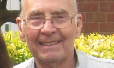 Len Moore was a co-founder of the Wolverhampton U3A, and established a group there to discuss social issues