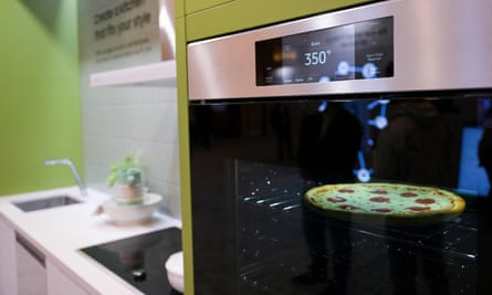 An AI camera inside the oven can recognise food and alert you when it is burning.