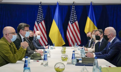 US president Joe Biden (R) meets Ukrainian foreign minister Dmytro Kuleba, second from left, and Ukrainian defence minister Oleksii Reznikov, left.