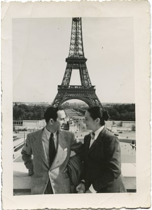 Carmen Herrera with her husband, Jesse Loewenthal, in Paris in the late 40s.
