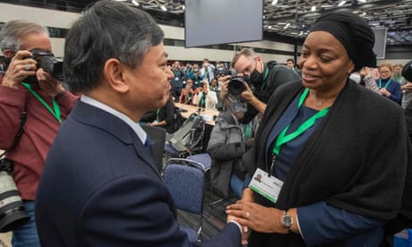 Sealing the deal: an all-important handshake between Cop15 president Huang Runqiu and the DRC’s Ève Bazaiba in Montreal on Monday.