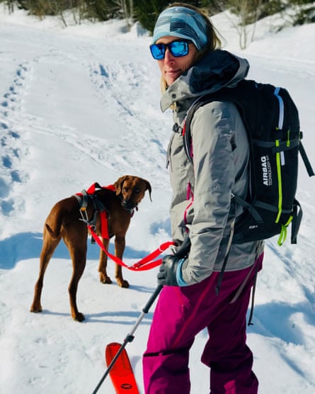 Abi ski touring dengan anjing di Haute Maurienne
